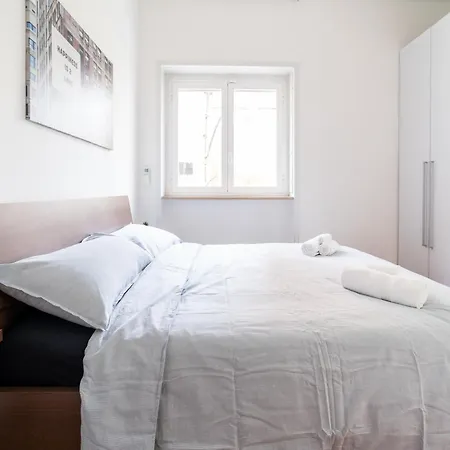 Apartment Citylife-fiera Nuovo Con Wifi & Netflix